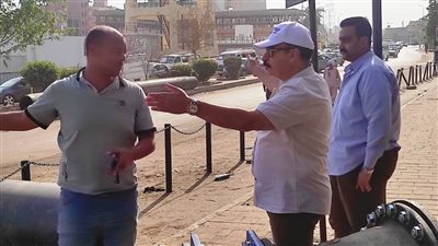محافظ أسوان يتفقد مشروع إحلال وتجديد خطوط الطرد لمحطة مياه جبل تقوق