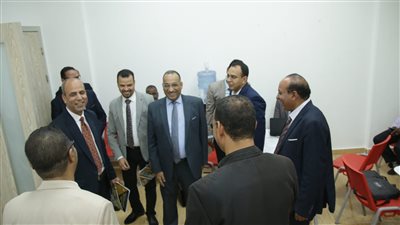 رئيس جامعة طيبة التكنولوجية يتفقد أعمال لجنة الاستماع للمتقدمين لوظائف أعضاء هيئة التدريس 