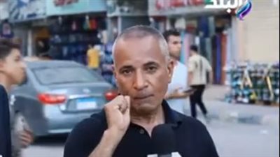 أحمد موسى يبكي على الهواء في سيناء (فيديو)