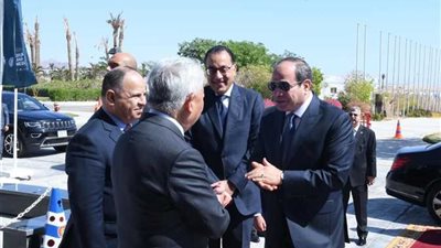 البنية التحتية المصرية تفتح ذراعيها للبنك الآسيوي.. خبير اقتصادي يكشف حجم الاستفادة