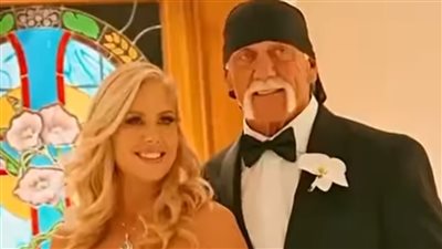 هالك هوجان يتصدر التريند بصور زفافه الجديدة 