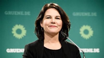 ألمانيا تُقر بإرسال مُعدات عسكرية شبه مُعطلة إلى أوكرانيا