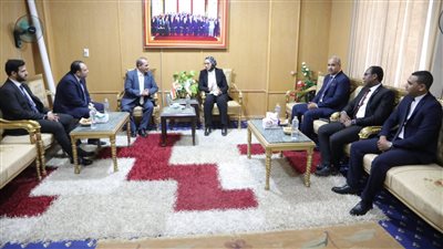 نائب محافظ الوادي الجديد تبحث دعم المشروعات الصغيرة مع البنك الأهلي المصري