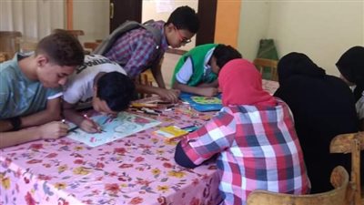 مركز شباب نجع حمادي ينظم مسابقه للفنون التشكيلية للطلائع