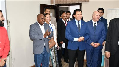 وزيرا الشباب المصري والتنزاني يتفقدان مكتب فن إدارة الحياة