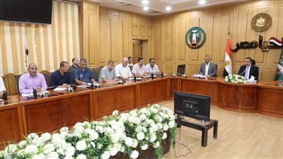  محافظ المنوفية يجتمع برؤساء الوحدات المحلية لتنفيذ توصيات مجلس المحافظين 