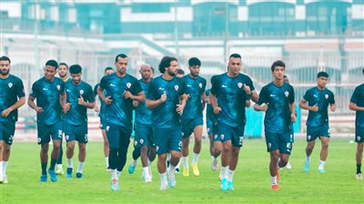 تدريبات تأهيلية واستشفائية للاعبين في مران الزمالك 