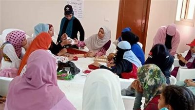 ورشة تدريبية على أعمال الخزف والسجاد والجلود بمركز شباب العركى بفرشوط 