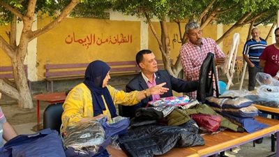 وكيل تعليم قنا يتابع استلام منحة بيت الزكاة للأيتام والغير قادرين 