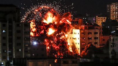 طيران الاحتلال يقصف موقع لحماس في قطاع غزة