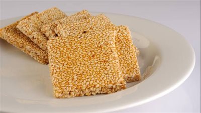 حلاوة المولد.. أسهل طريقة لعمل السمسمية في المنزل