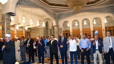 ذكر حكيم وابتهالات دينية.. محافظ جنوب سيناء يشهد الاحتفال بذكرى المولد النبوي 