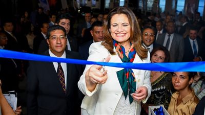 وزيرة الهجرة تفتتح 11 عيادة طبية متنقلة جديدة لخدمة القرى الأكثر احتياجا