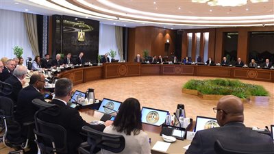 رئيس الوزراء يلتقي وفدًا بريطانيًا لبحث فرص التعاون والاستثمار بمجال التعليم العالي