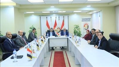 تعاون بين 
