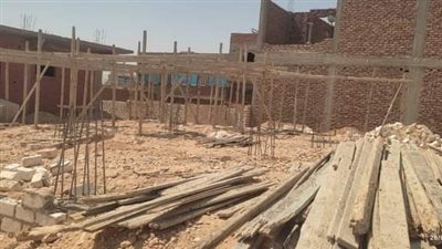 إيقاف أعمال بناء بدون ترخيص بقرية أبنود فى قنا