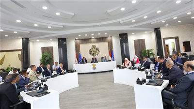 محافظ أسوان يترأس إجتماع اللجنة العليا للسياحة