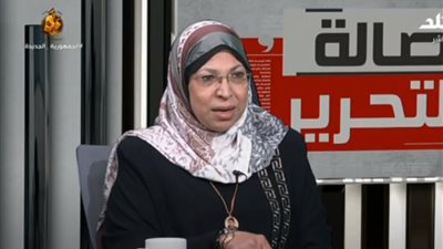 داعية إسلامية: الطبطبة على الأبناء وصية من وصايا النبي (فيديو)