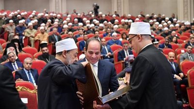 إمام بالأوقاف عن تكريم السيسي: منحة ربانية نفتخر بها (فيديو)
