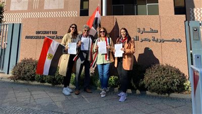 المصريون بألمانيا يوثقون طلبات ترشح منتخبهم الرئاسي المقبل