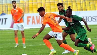 المصري وفاركو دون أهداف في الشوط الأول  