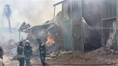 مباحث الجيزة تواصل التحقيق في حادث نشوب حريق بمخزن أخشاب بالجيزة 