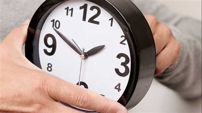 بدء العمل بالتوقيت الشتوي في هذا الموعد