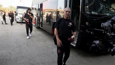 وصول الأهلي إلى ستاد القاهرة لمواجهة سان جورج بدوري الأبطال(صور)