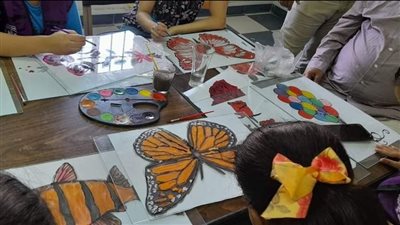 بالرسم على الزجاج.. الدير المحرق ينفذ مبادرة 