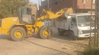 حملة نظافة موسعة استعدادًا للعام الدراسى الجديد بنجع حمادي