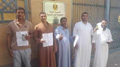 العمال والفلاحين المصريين بالسعودية يتسابقون على توثيق توكيلات لمرشحهم الرئاسي