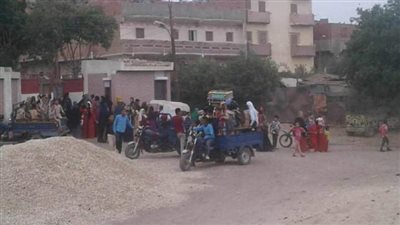 التروسيكل يتصدر مشهد أول يوم دراسي بقرى بني سويف