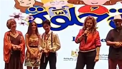 تعليم الوادى الجديد يهنئ الطالب مينا أشرف بجائزة 