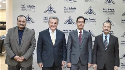 رئيس جامعة بنها الأسبق يهنئ 