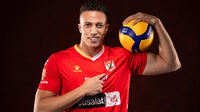سيف عابد: الانضمام للأهلي شرف كبير.. وهدفنا الفوز بالرباعية