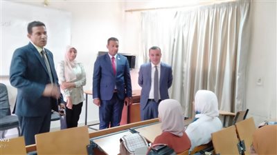 كلية الألسن بجامعة الأقصر تنظم لقاءات تعريفية للطلاب الجدد بجميع الأقسام