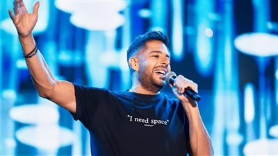 حماقي في الإسكندرية| حشد جماهيري بـ أولى لياليه الخريفية