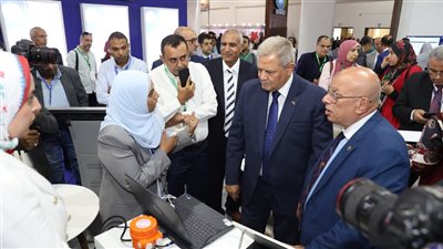 إقبال كبير من زوار المعرض والمؤتمر الدولى لتكنولوجيا مياه الشرب والصرف الصحي