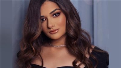 ملك زاهر تهوس متابعيها بنحافة خصرها وأنوثتها| صور