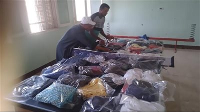 توزيع الملابس ضمن مبادرة 