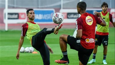 رضا سليم يشارك في تدريبات الأهلي بعد تعافيه من الاصابة 