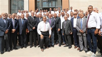 محافظ الوادي الجديد يستقبل المحافظين والقيادات التنفيذية السابقين احتفالًا بالعيد القومي الـ64