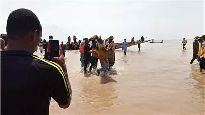 نيجيريا.. ما لا يقل عن 40 مفقودًا في غرق قارب