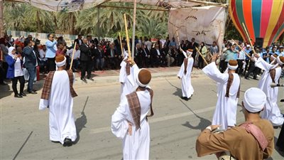 فرقة المنيا للفنون الشعبية تتألق قي احتفالات أكتوبر والعيد الوطني للوادي الجديد