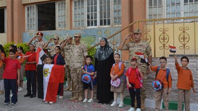 القوات المسلحة تكرم أبناء الشهداء ومصابي العمليات الحربية في بداية العام الدراسي الجديد