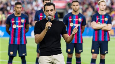 تشافي ينتظر تحقيق رقم مميز كمدرب في مواجهة برشلونة وبورتو الليلة