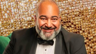 طبيب نفسي ومعلم وصاحب ورشة .. 3 أوجه لـ بيومي فؤاد في الشتاء