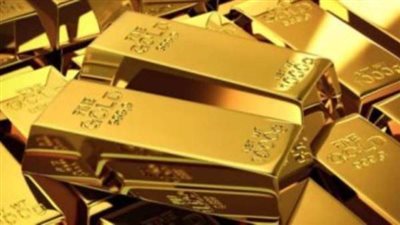 الذهب العالمي يتراجع مع ارتفاع الدولار وعوائد السندات