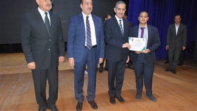 محافظ الغربية يشهد تكريم المشروعات الفائزة بالمبادرة الوطنية للمشروعات الخضراء 