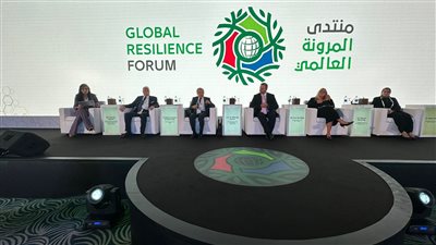 محافظ جنوب سيناء يشارك في جلسة نقاشية بعنوان 